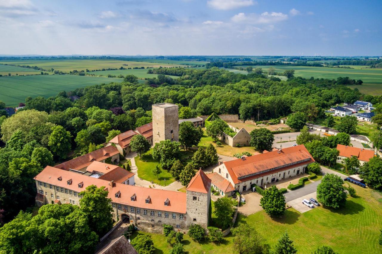 Hotel Burg Wanzleben Exterior photo